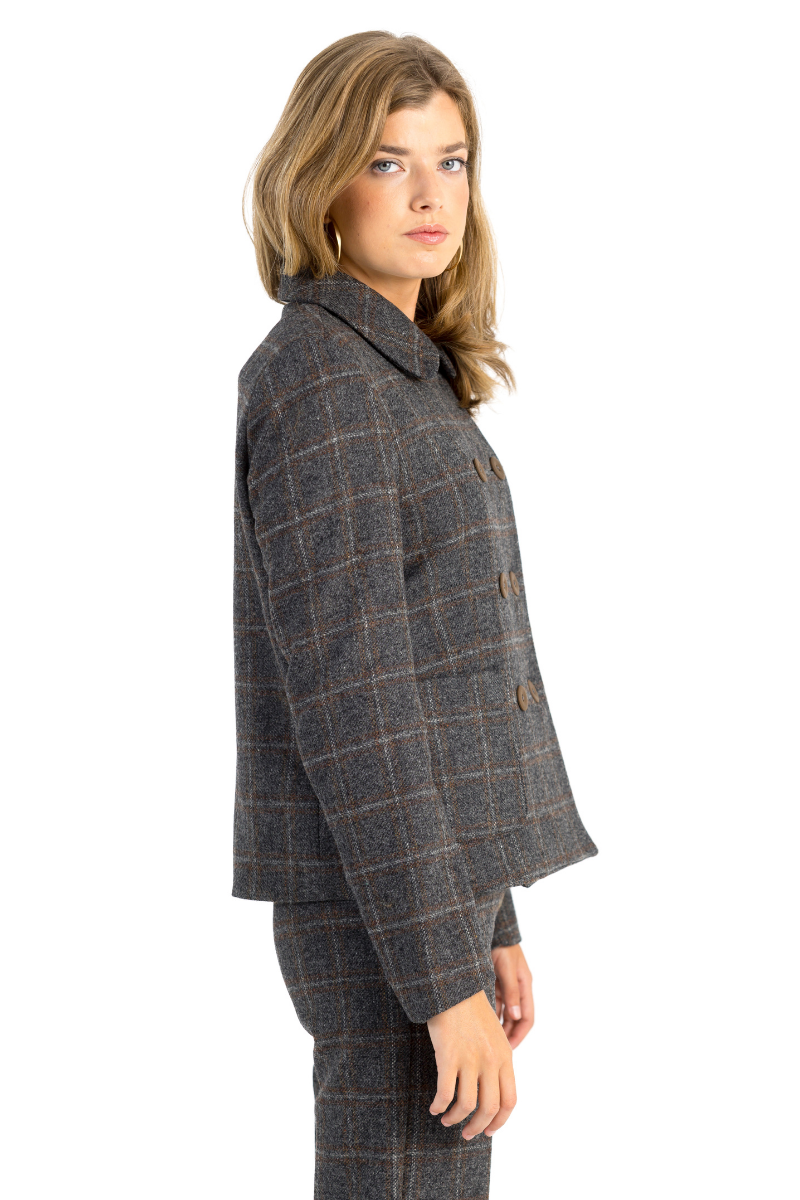 TOTAL LOOK GRIS CUADRO MARRON