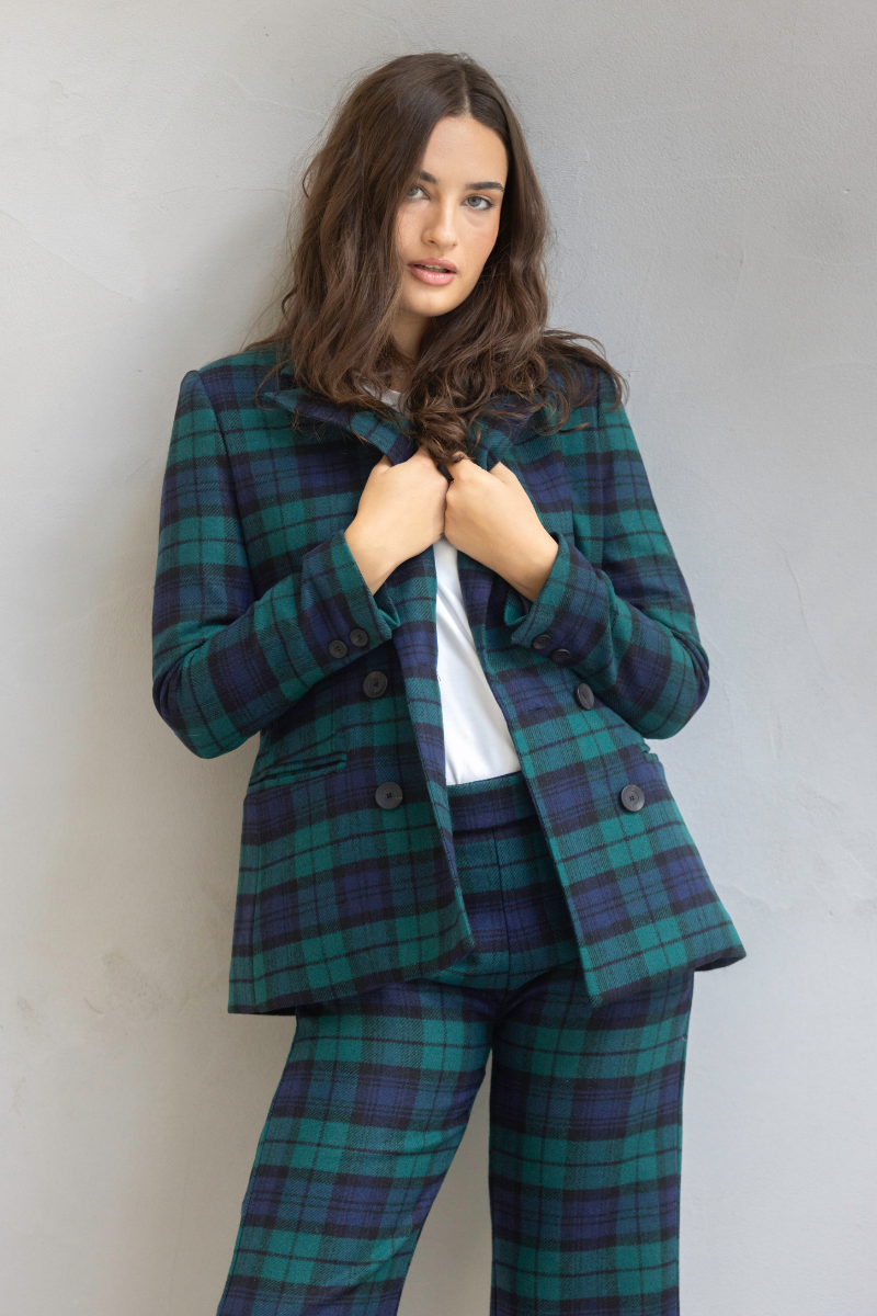 TOTAL LOOK HARRYS ESCOCES