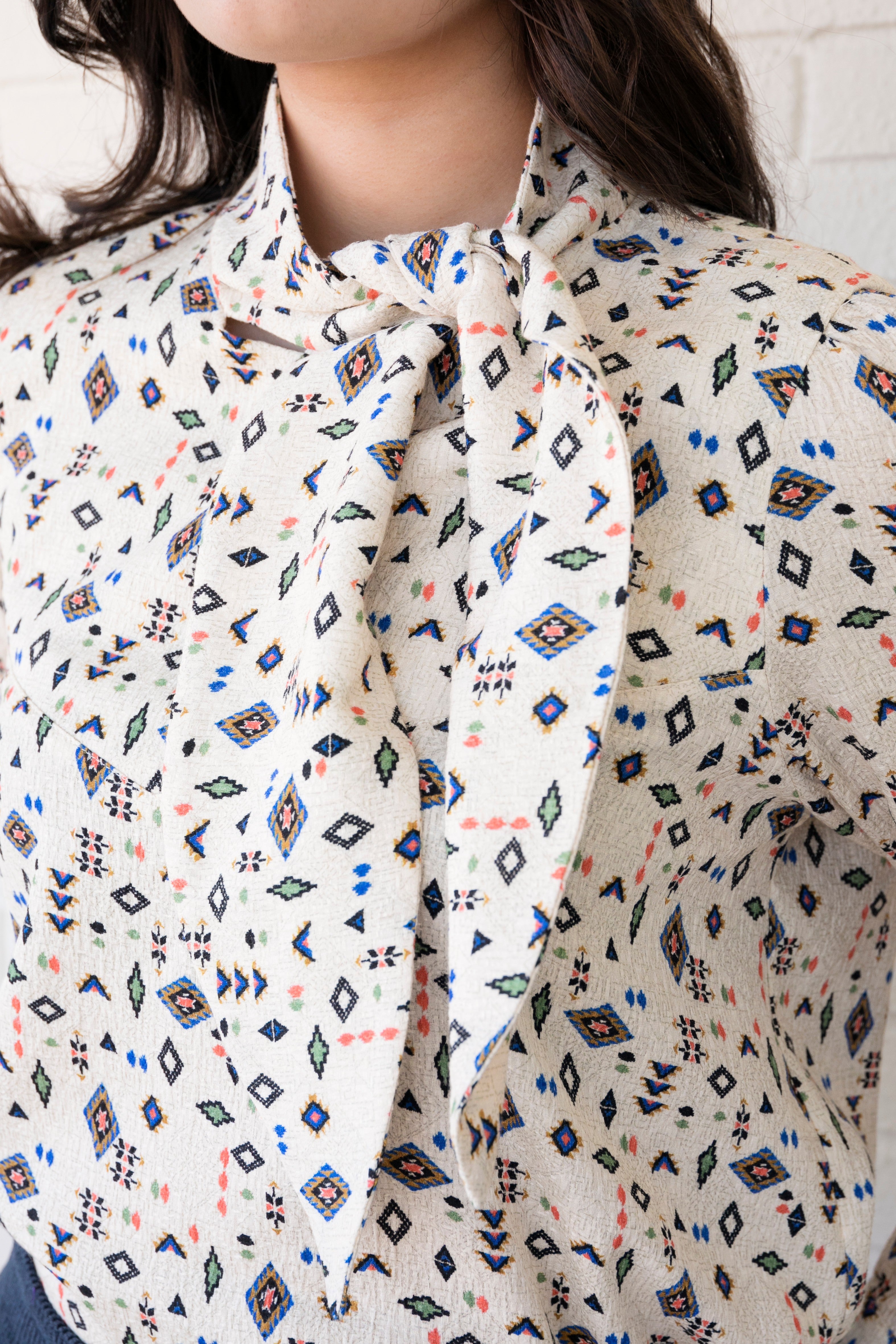 CAMISA LAZO ESTAMPADO CLARO