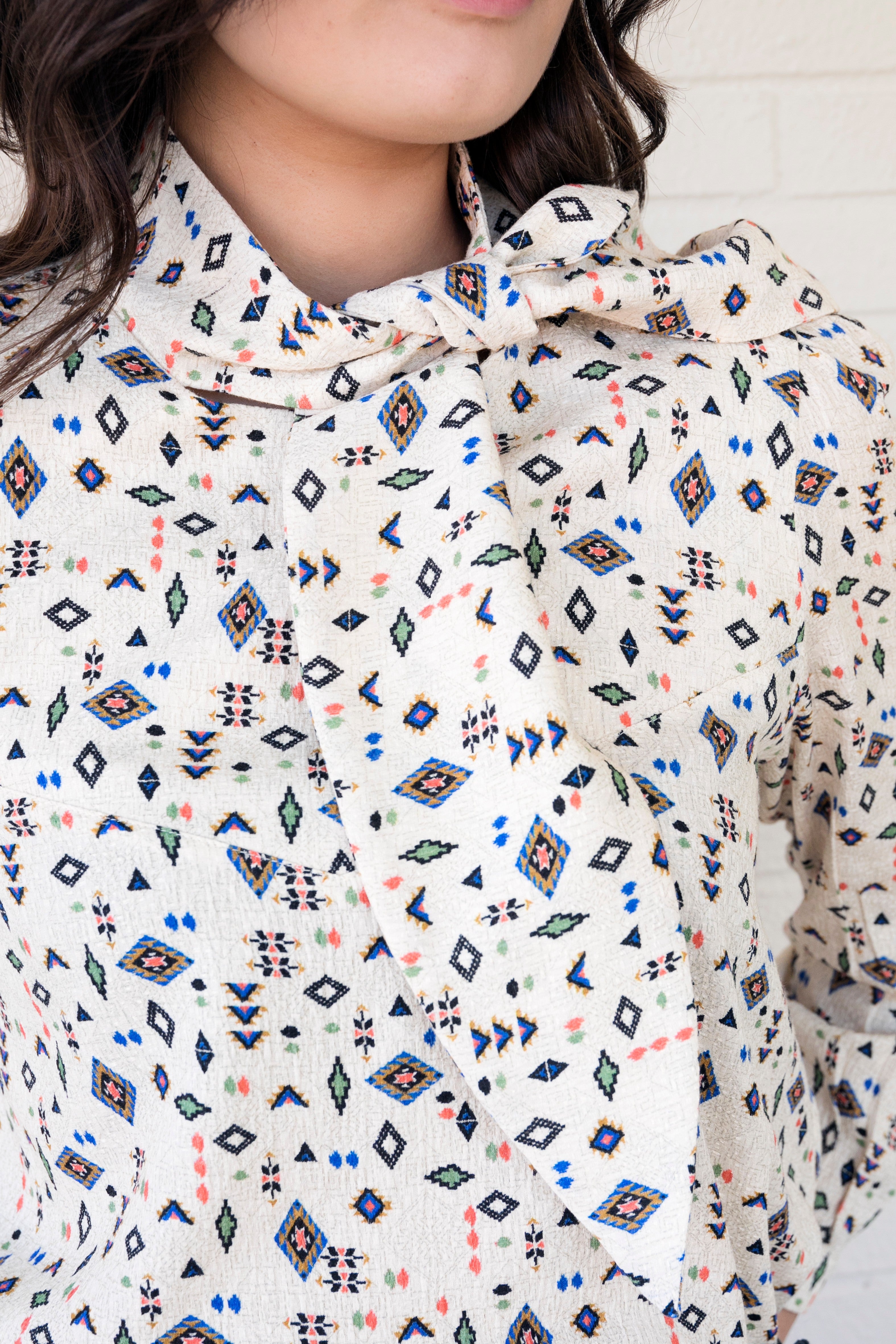 CAMISA LAZO ESTAMPADO CLARO