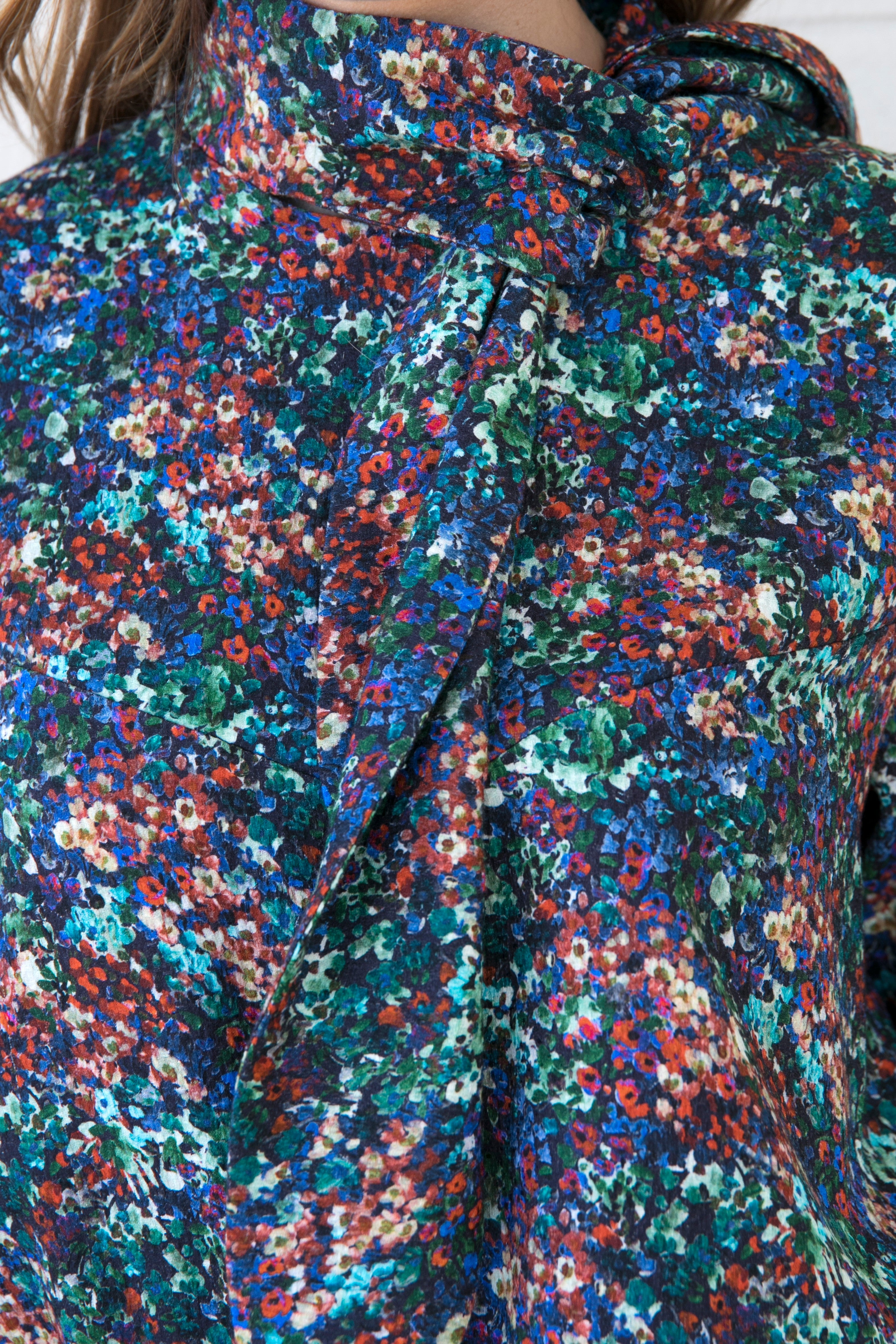 CAMISA LAZO ESTAMPADO OSCURO