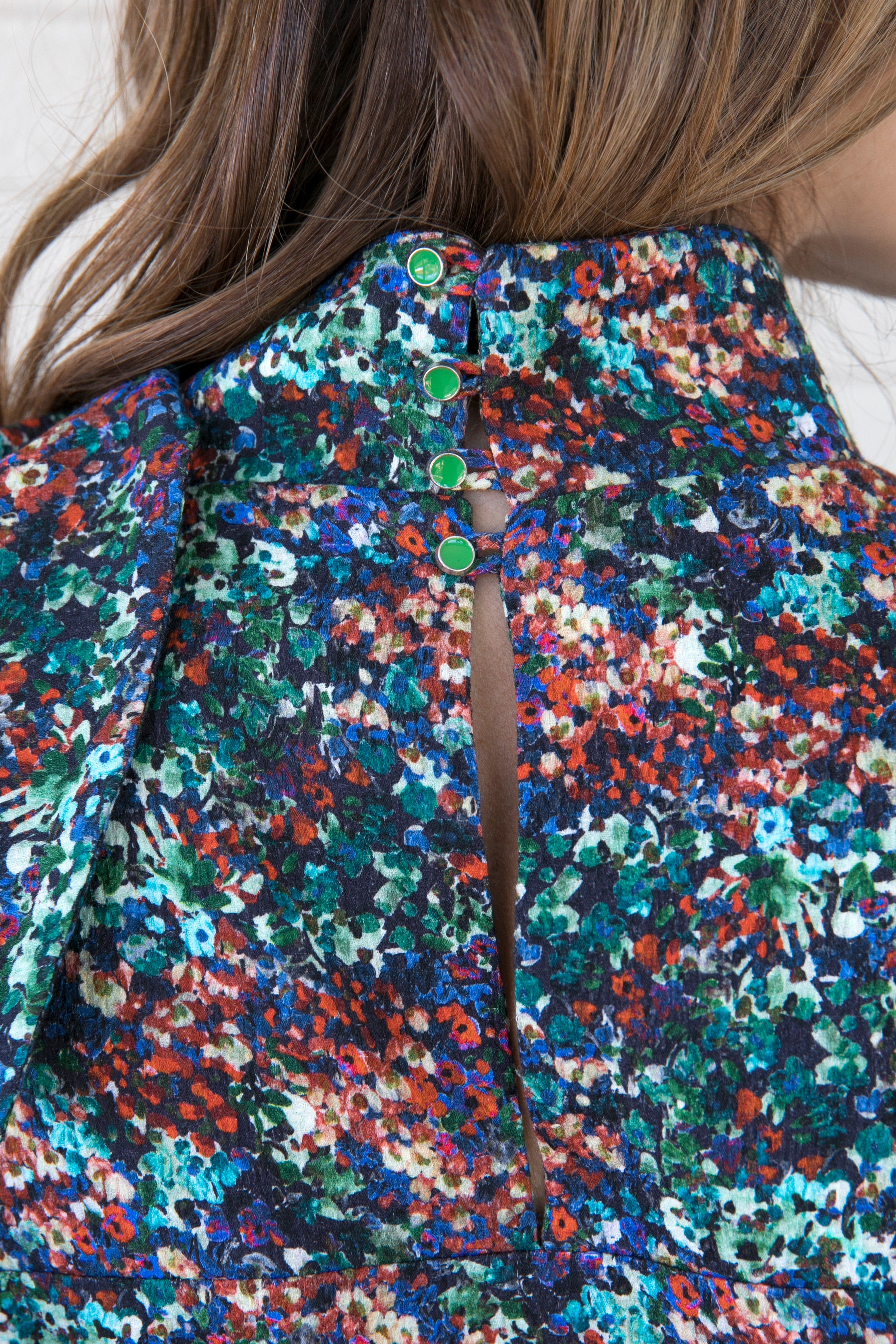 CAMISA LAZO ESTAMPADO OSCURO