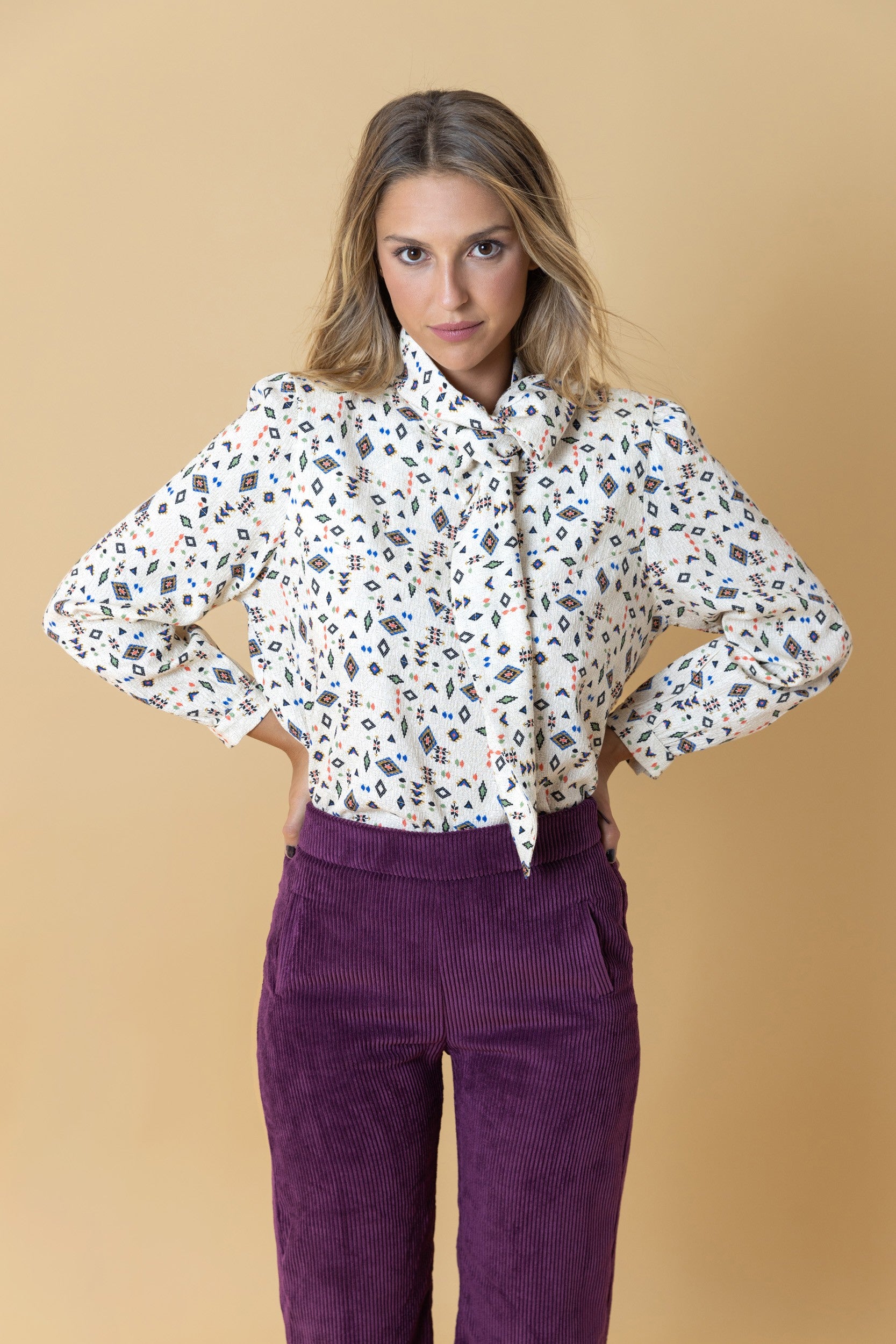 CHEMISE LÉGÈRE À NŒUD IMPRIMÉ