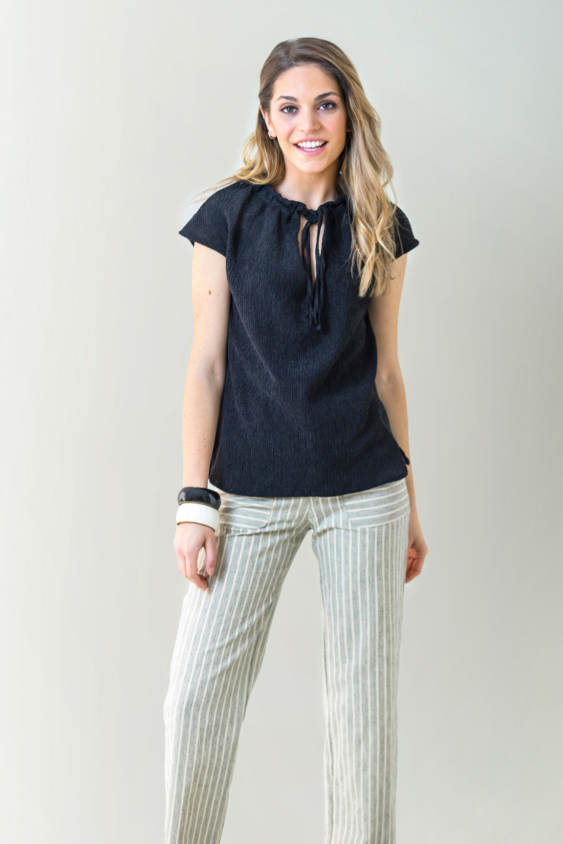 BLACK WRINKLED RIBBON TOP