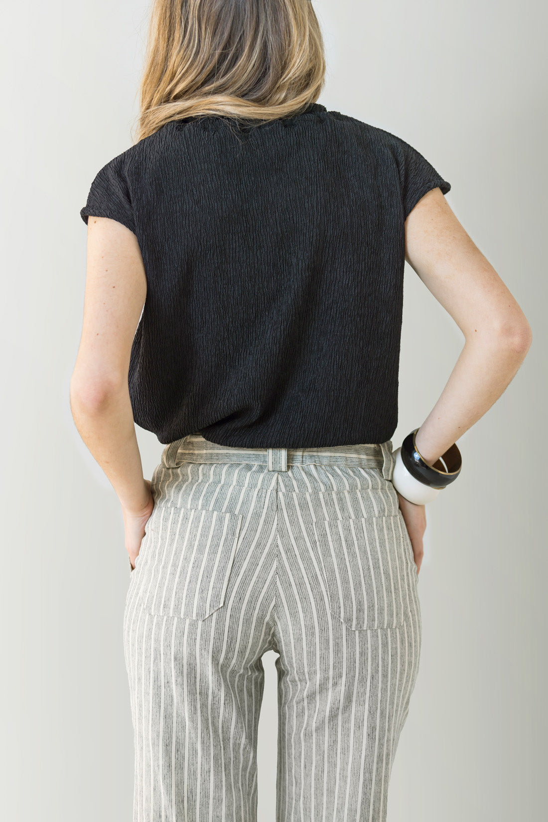 BLACK WRINKLED RIBBON TOP