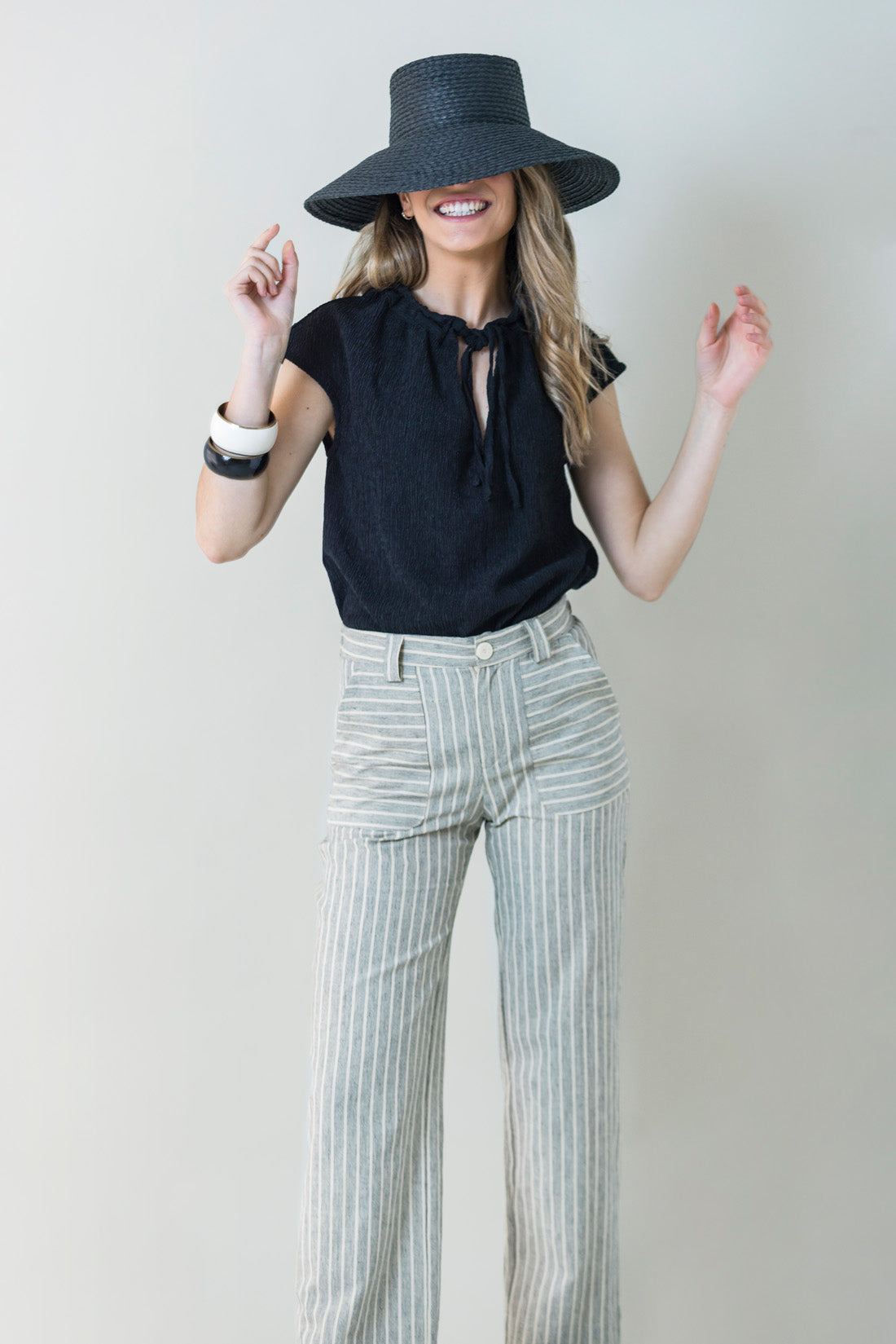 BLACK WRINKLED RIBBON TOP