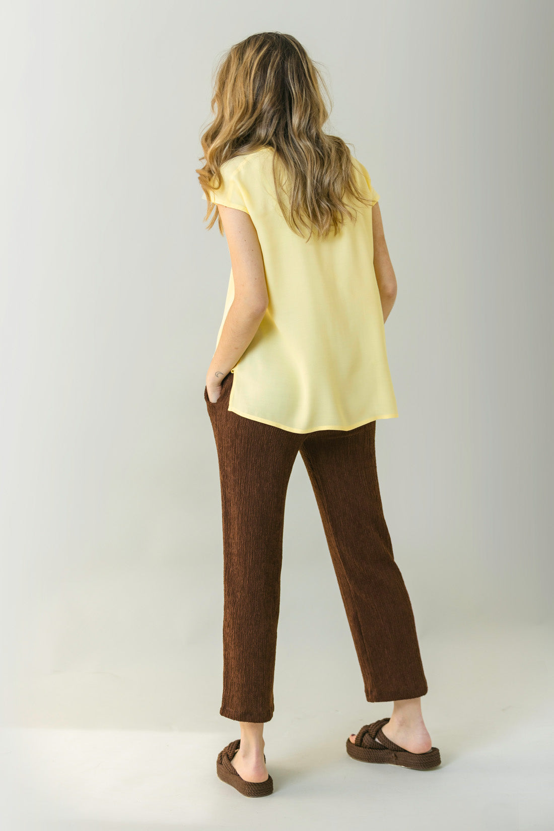 BROWN WRINKLED EFFECT PANTS