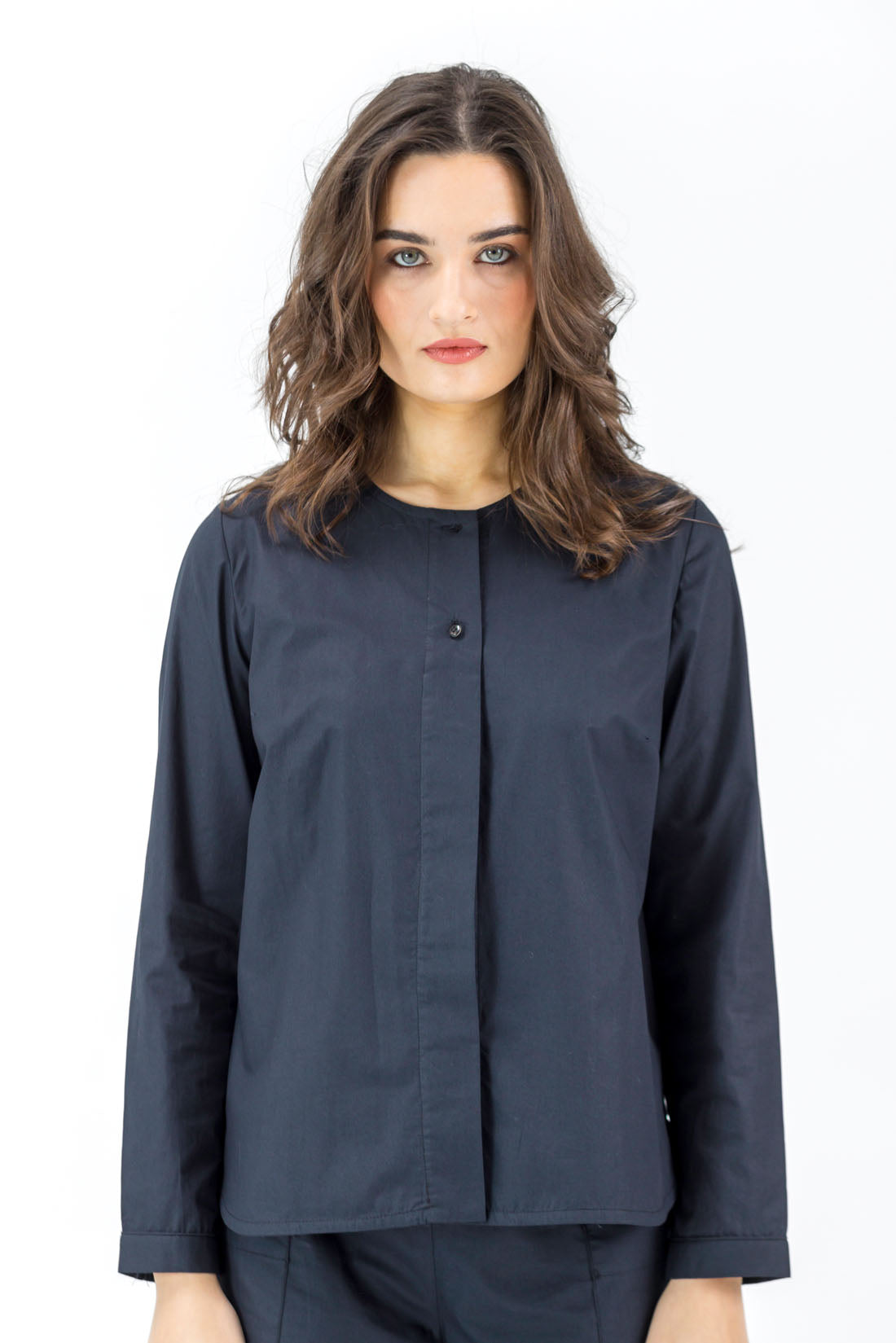 CAMISA NEGRA POPELIN