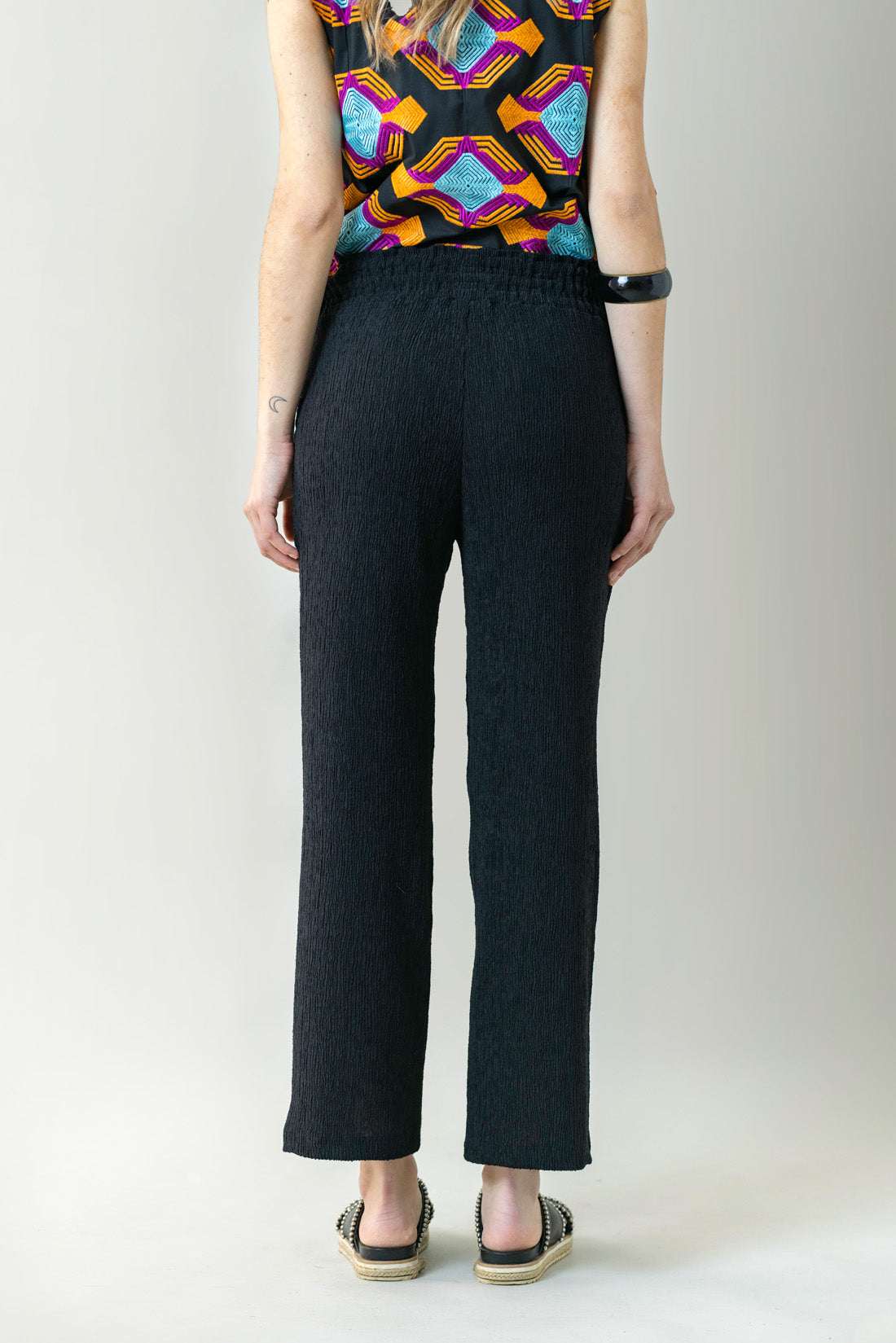 BLACK WRINKLED EFFECT PANTS 